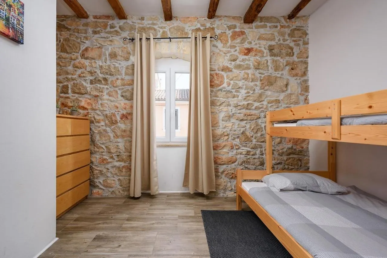 Center House With Apartments Umag 0*,