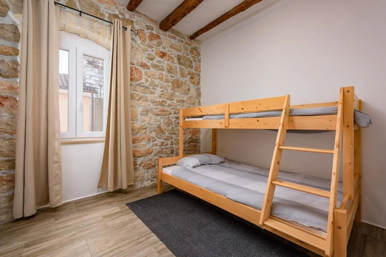 Center House With Apartments Umag