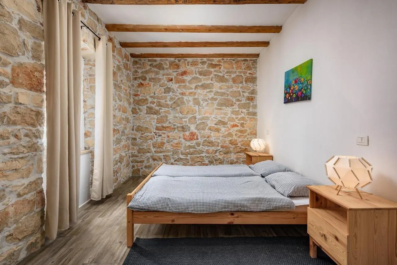 Center House With Apartments Umag Croatia