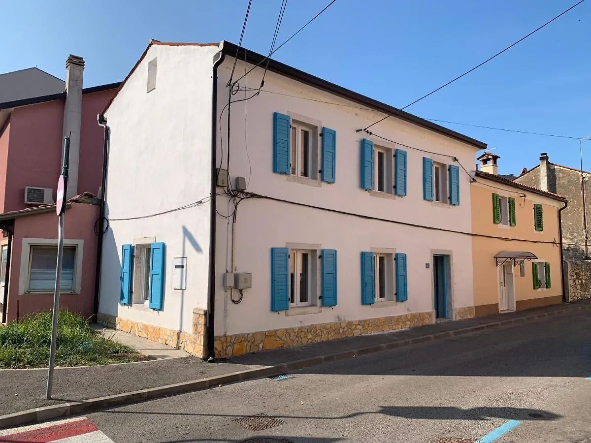 Center House With Apartments Umag