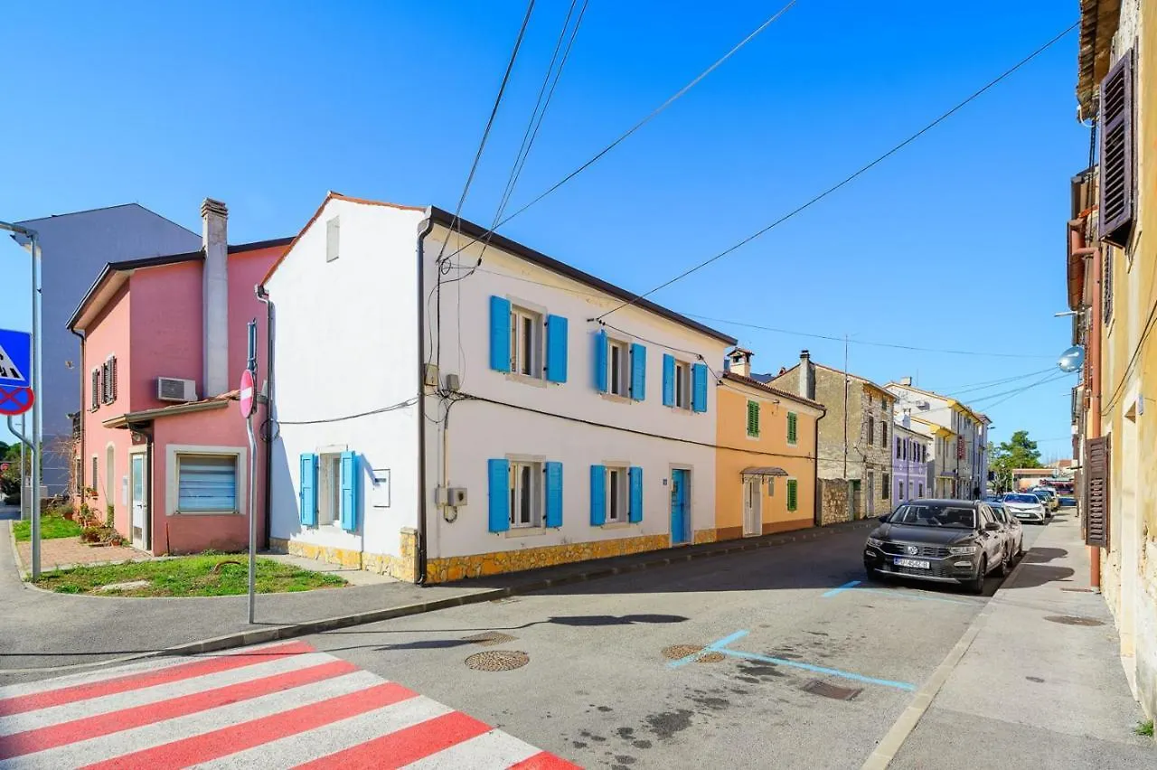 Center House With Apartments Umag Croatia