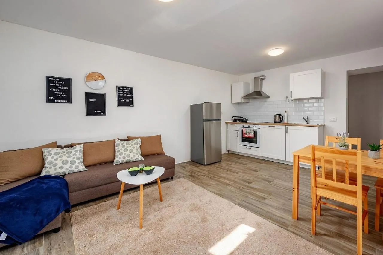 Center House With Apartments Umag Croatia